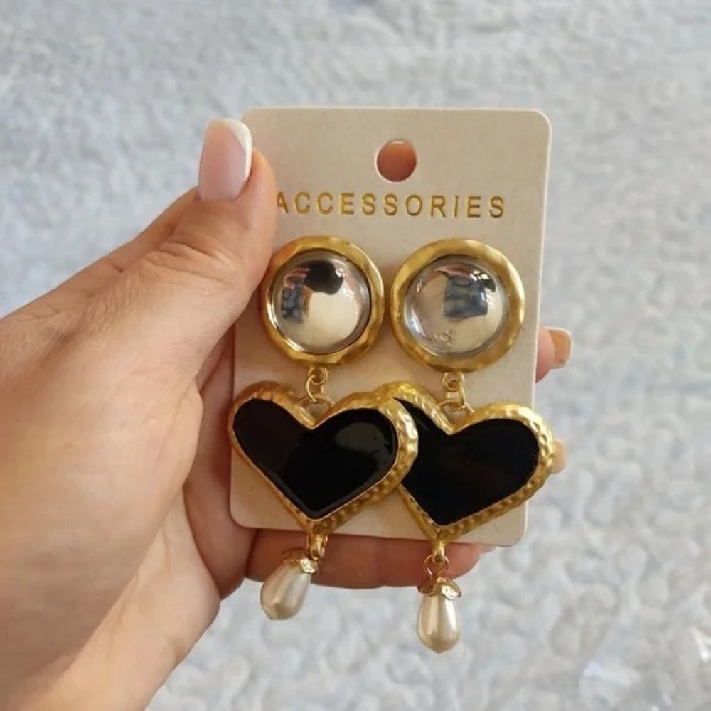 Black Hearts Dangling Earrings - Picture 2 of 4